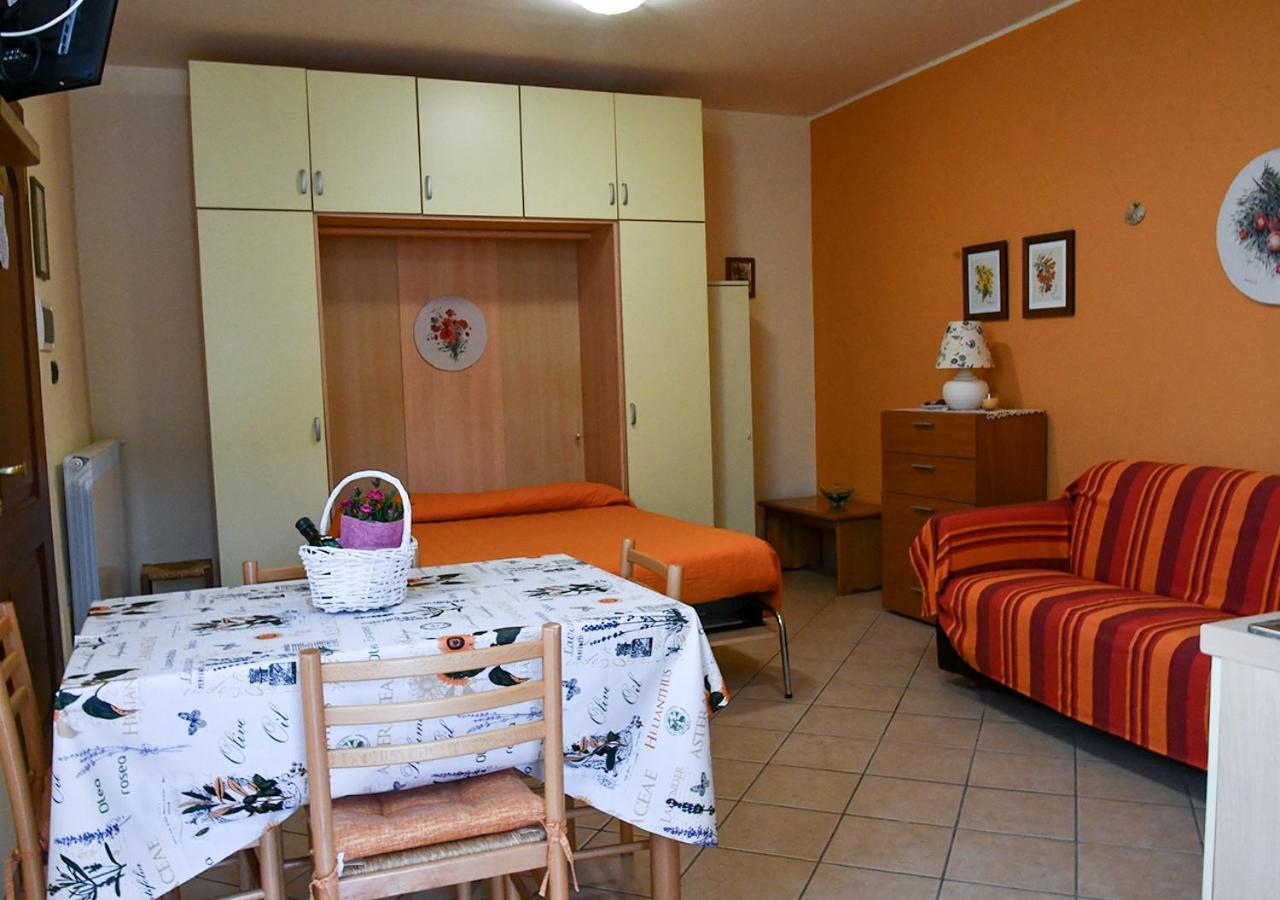 Gli Angeli Agriturismo Cisano sul Neva Exterior foto