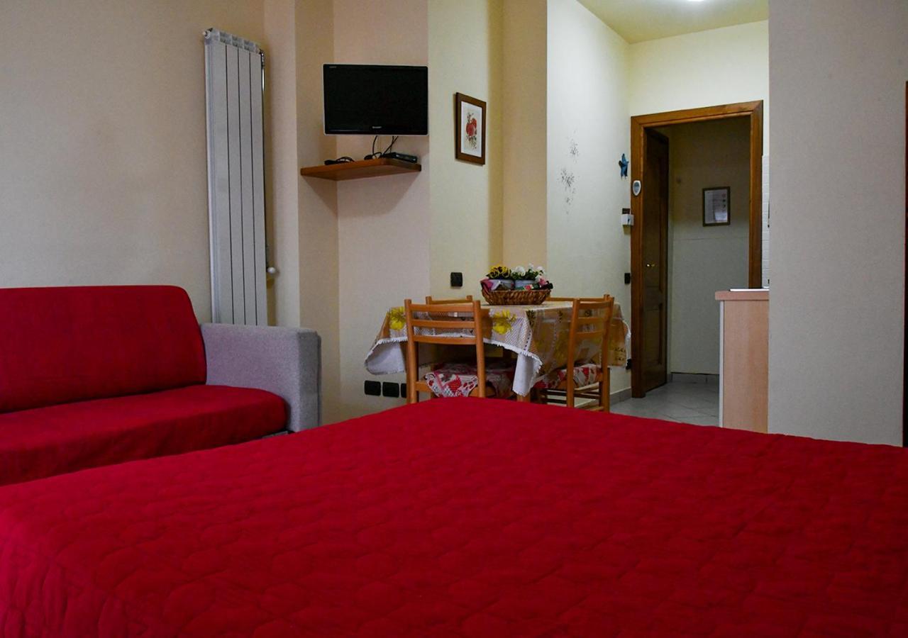 Gli Angeli Agriturismo Cisano sul Neva Exterior foto