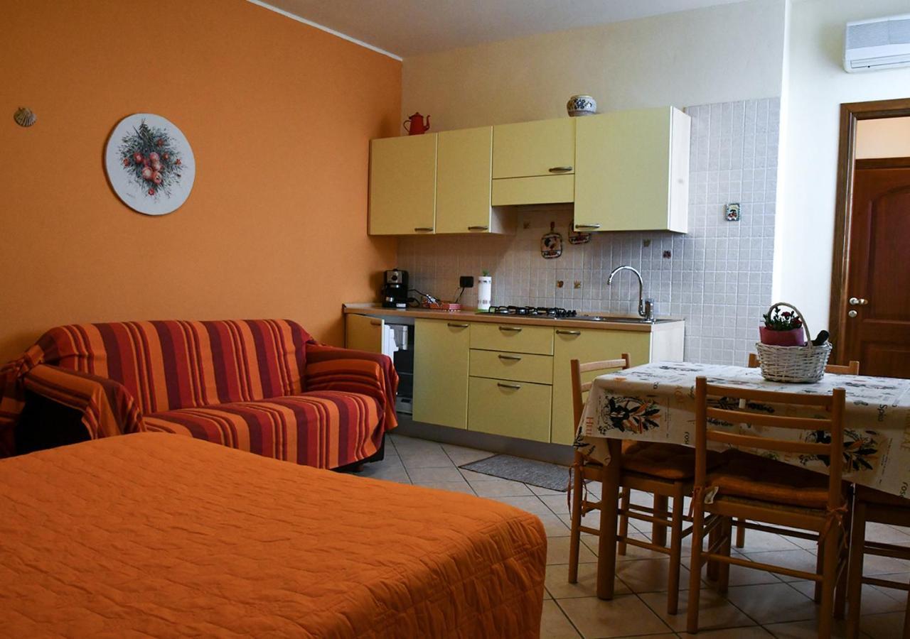 Gli Angeli Agriturismo Cisano sul Neva Exterior foto